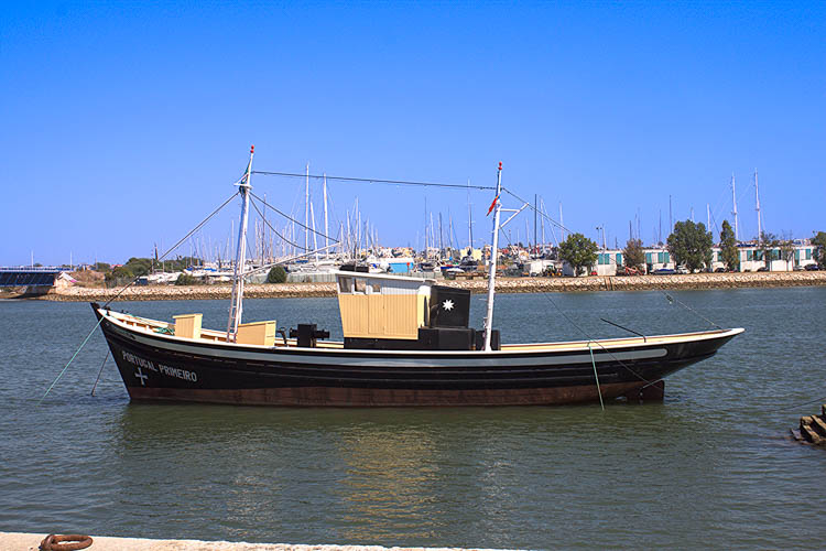OÁSIS Journal Algarve – Schiff