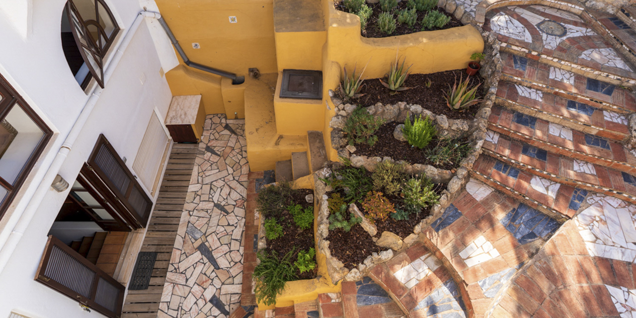 Casa Lucília in the village centre of Ferragudo