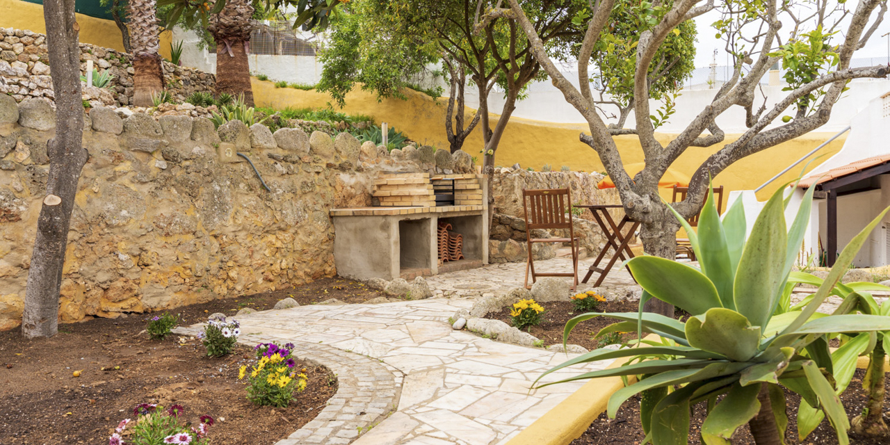 Casa Lucília in the village centre of Ferragudo