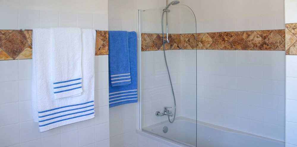 Private Comfort Room Plus at OÁSIS Garden Village in Ferragudo