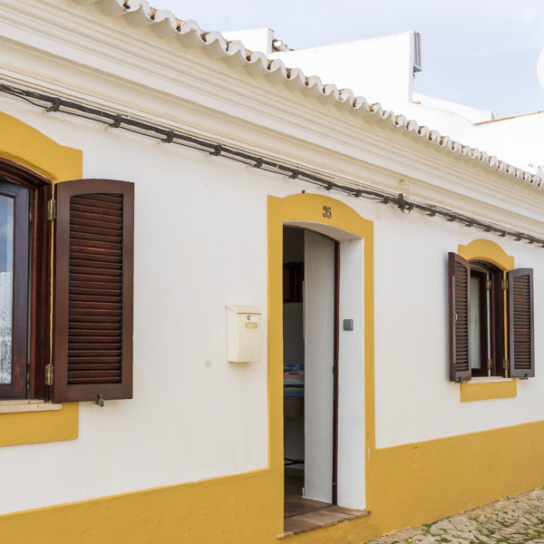 Casa Lucília in the historic centre of Ferragudo